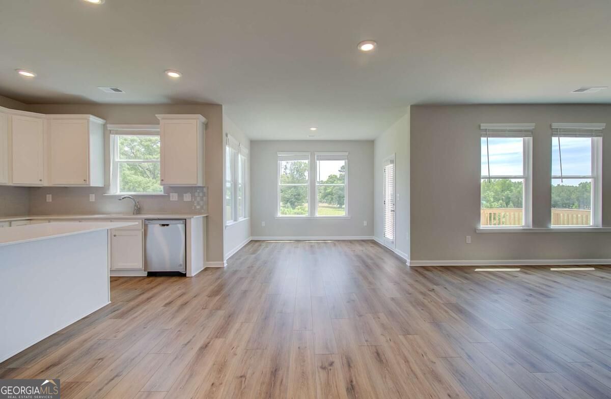 301 Arnewood Circle Property Photo 8