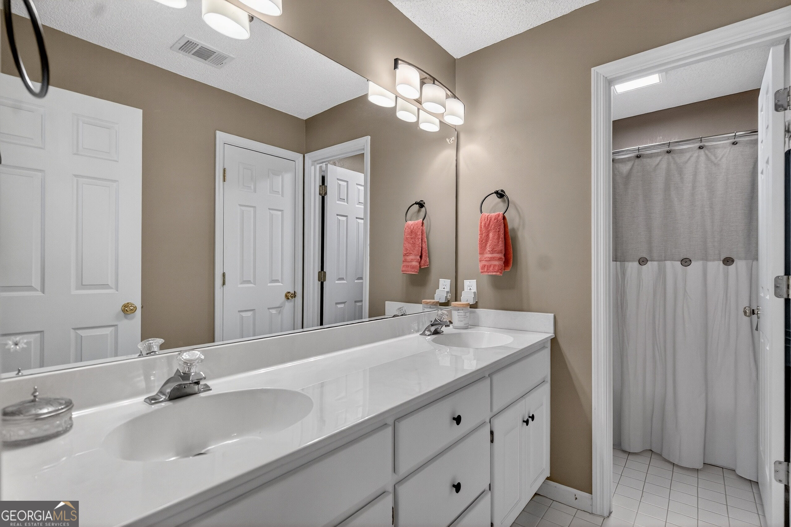 227 Ashford Circle Property Photo 26