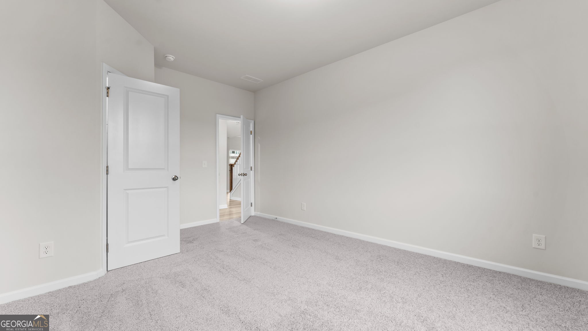 233 Hampton Hollow Drive Property Photo 16