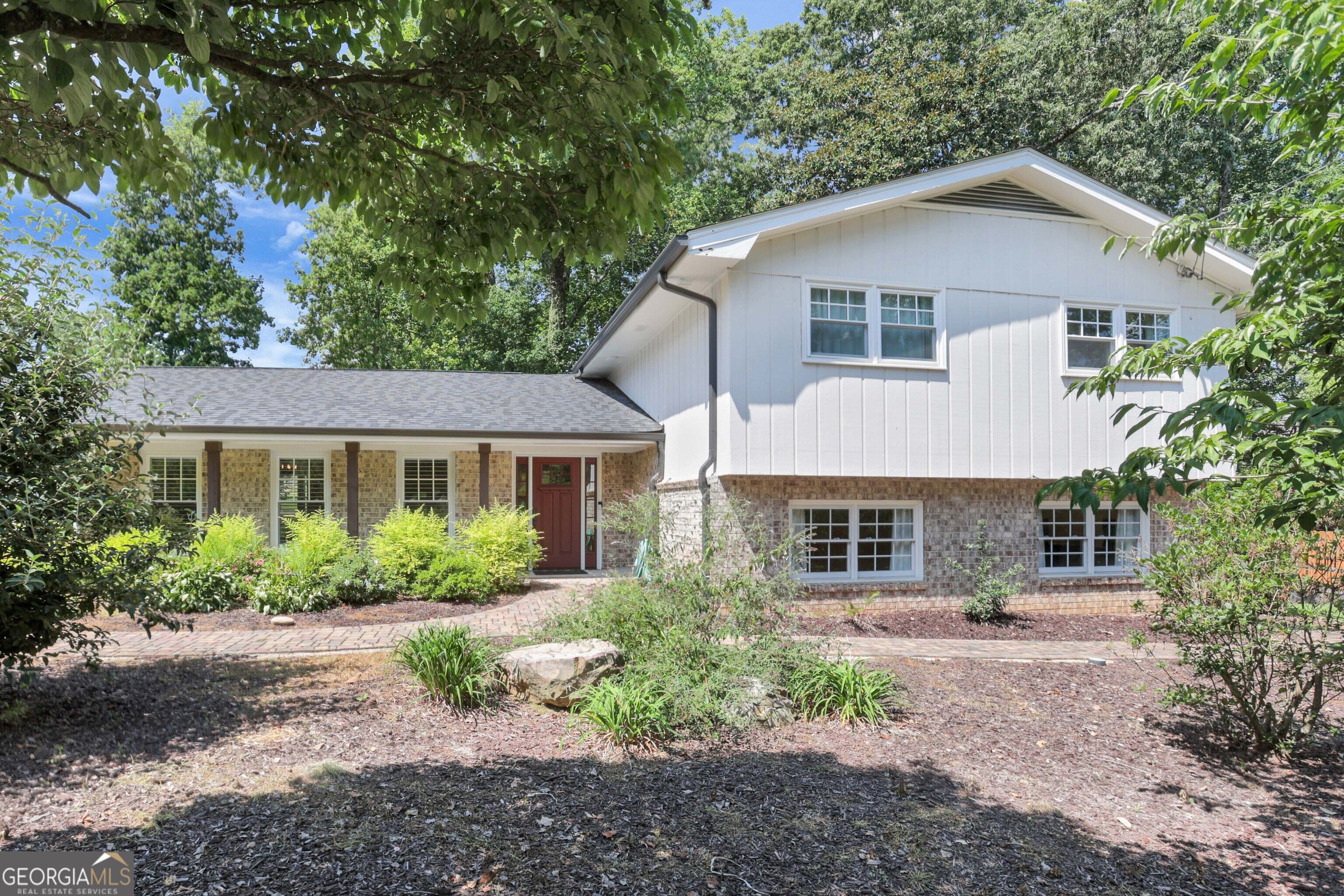 1564 Vernon Way Court Property Photo 1