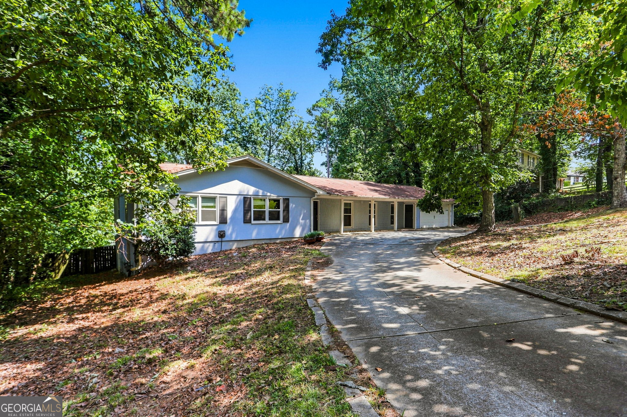 2324 Sussex Court Property Photo 3