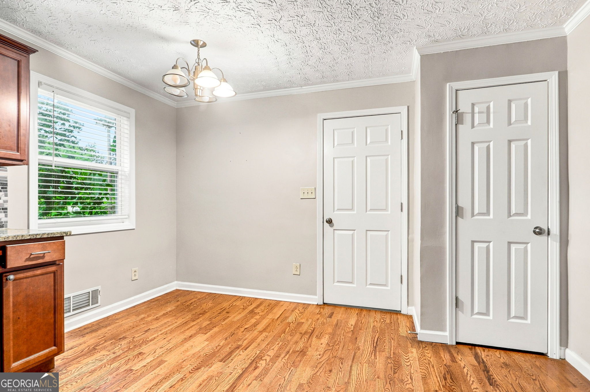 2324 Sussex Court Property Photo 16