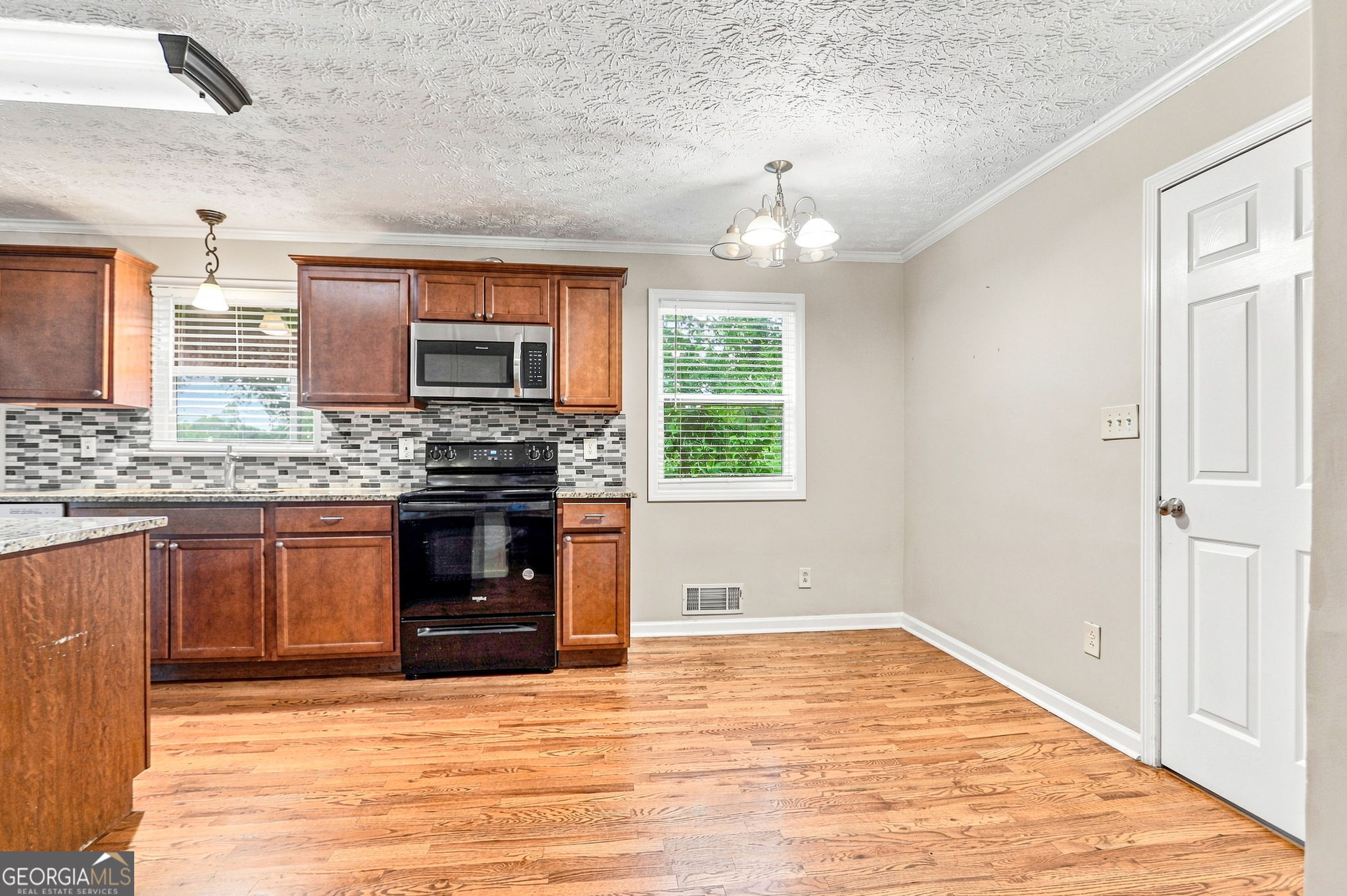 2324 Sussex Court Property Photo 17