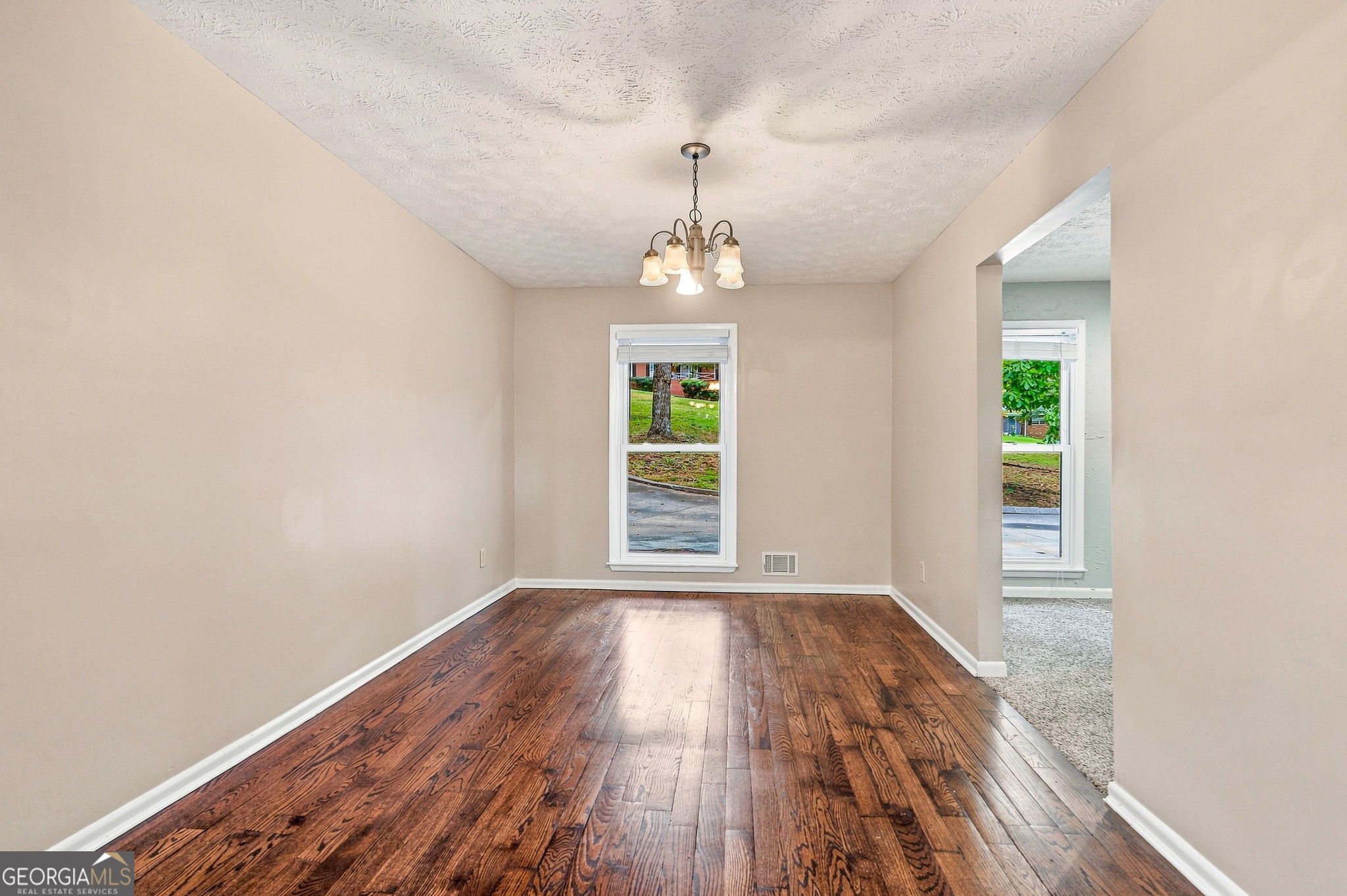 2324 Sussex Court Property Photo 18