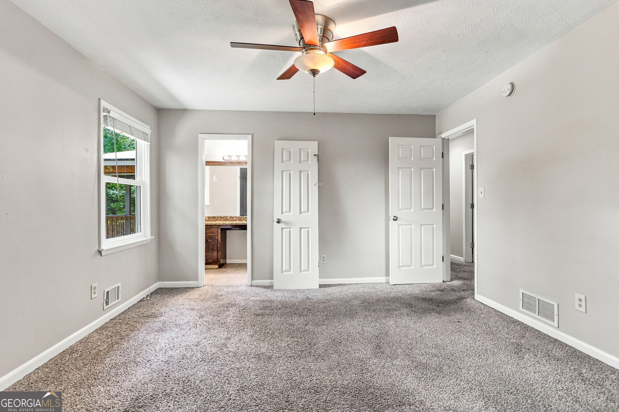 2324 Sussex Court Property Photo 25