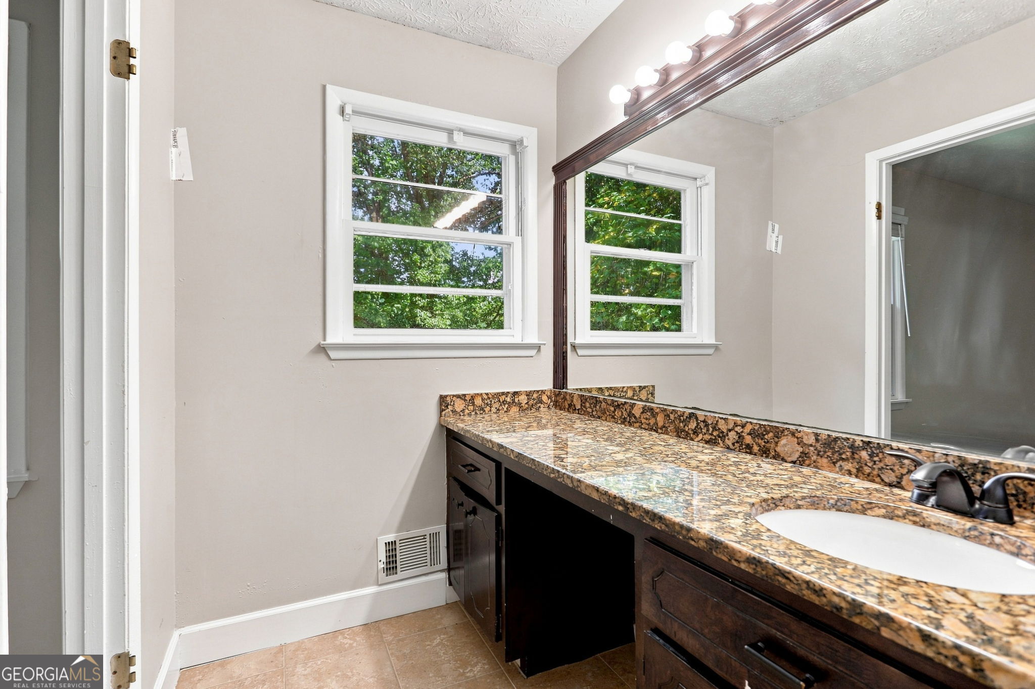 2324 Sussex Court Property Photo 34