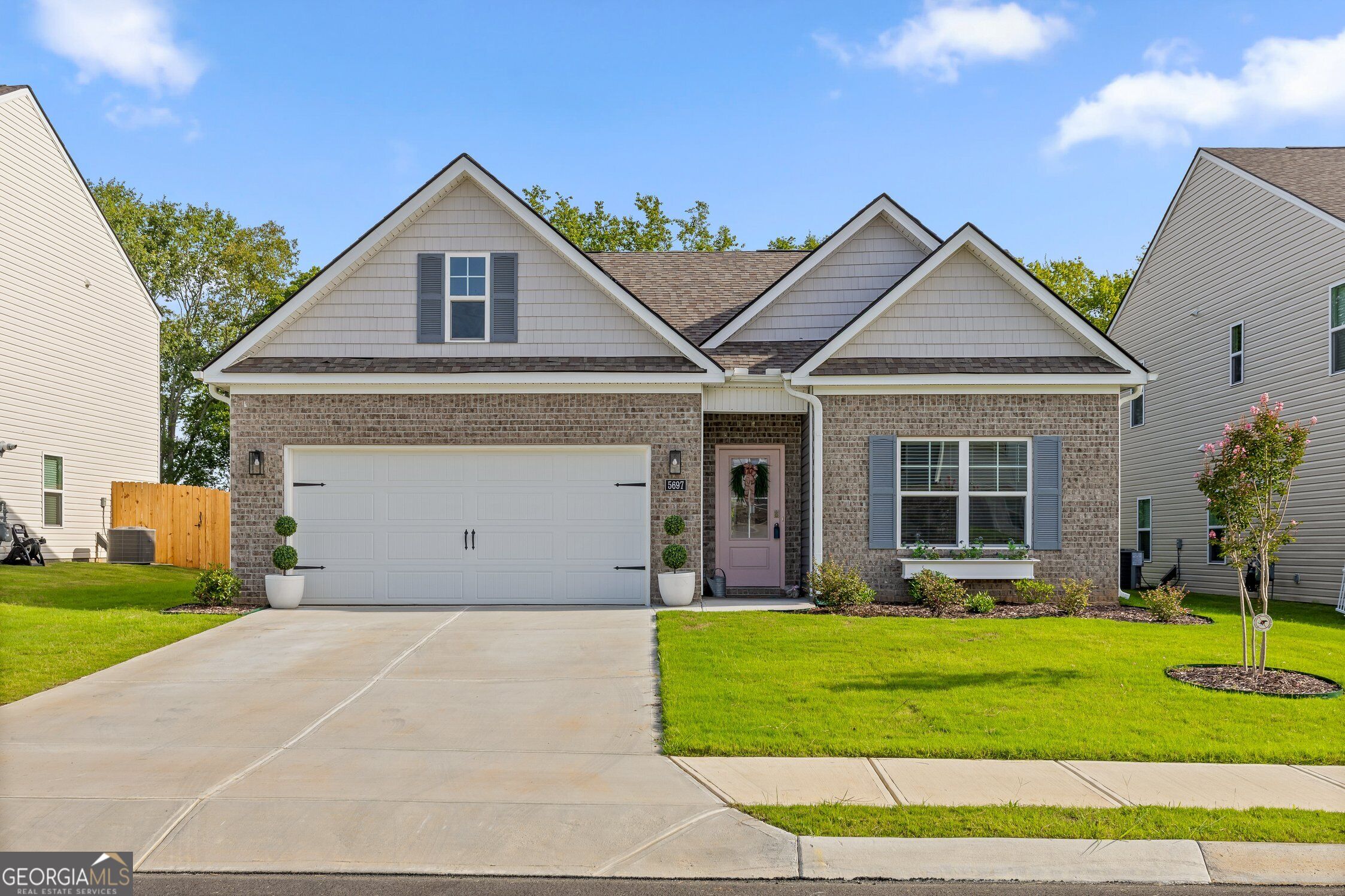 5697 Prickly Loop Property Photo 1