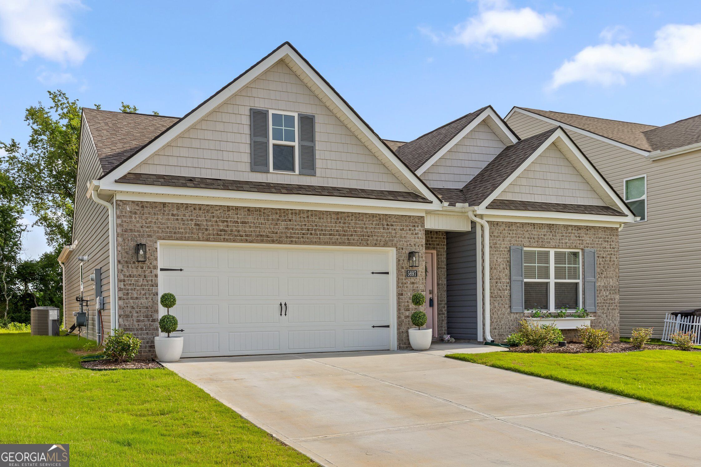 5697 Prickly Loop Property Photo 2