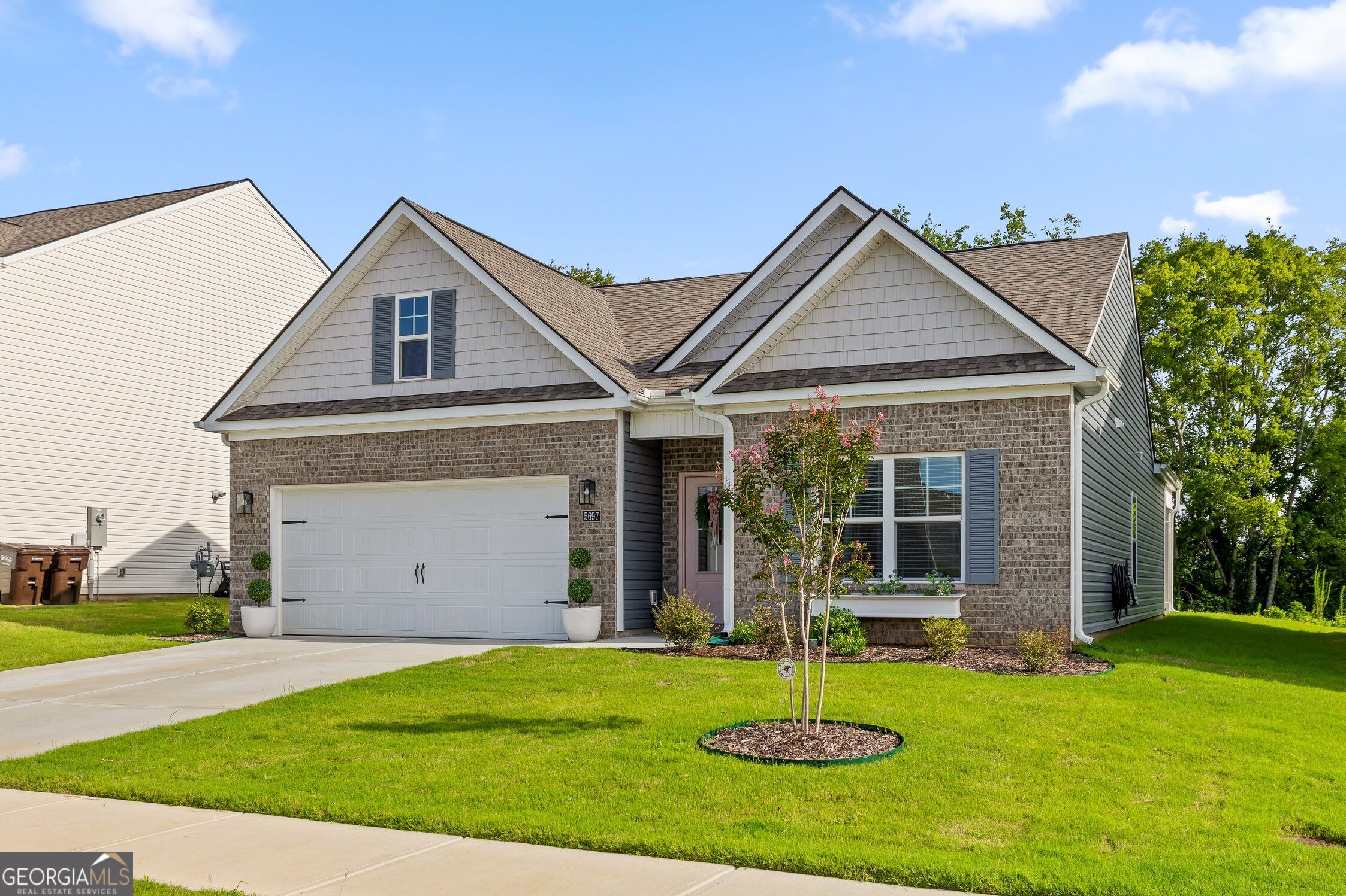 5697 Prickly Loop Property Photo 4