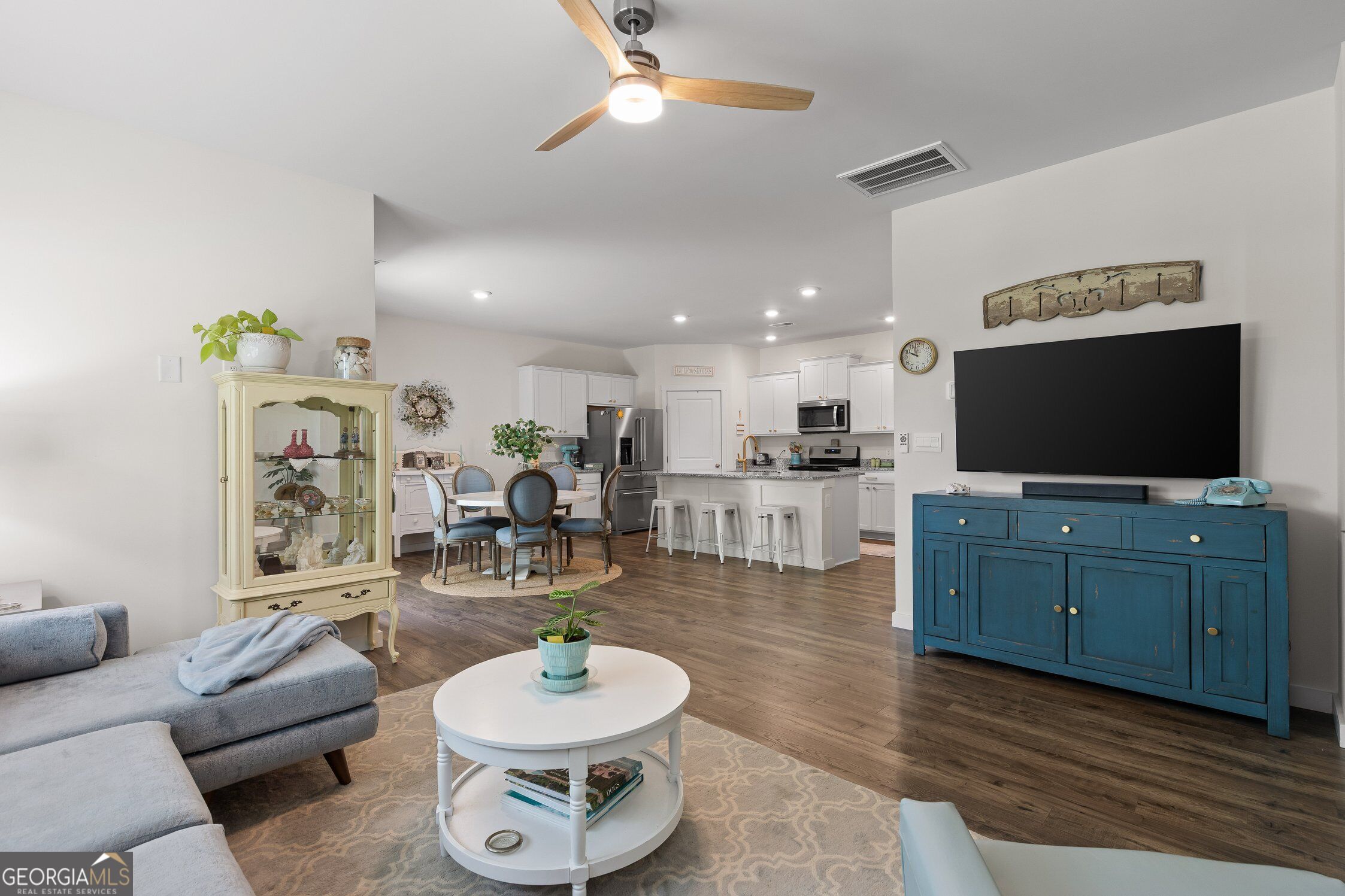 5697 Prickly Loop Property Photo 7