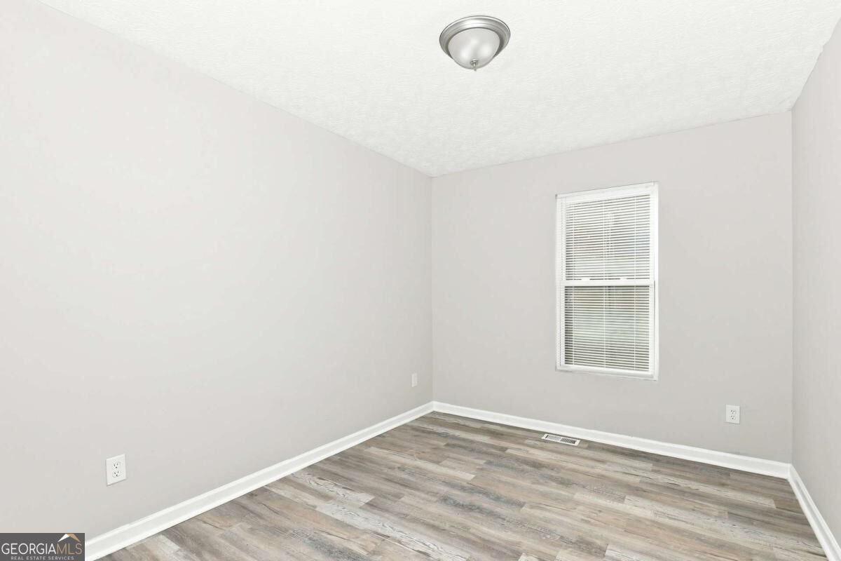 2002 Grove Way Property Photo 11