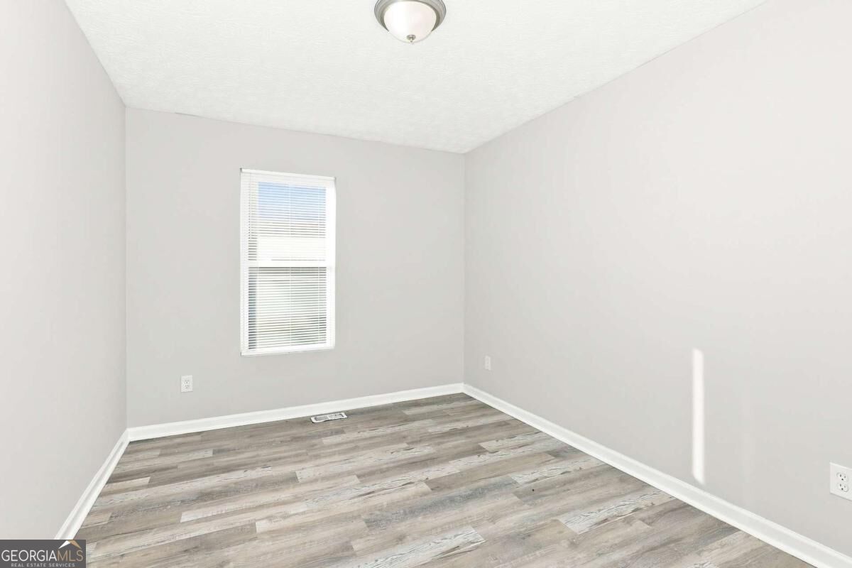 2002 Grove Way Property Photo 12