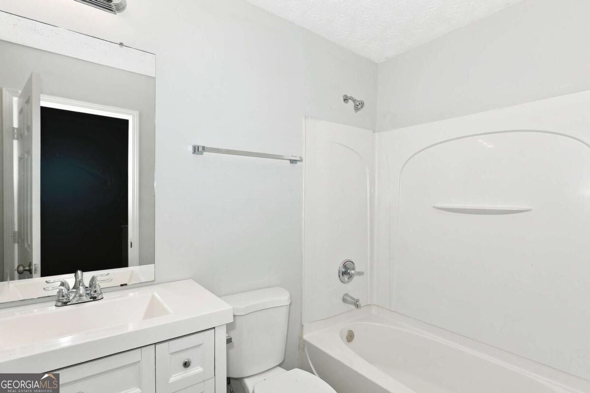 2002 Grove Way Property Photo 14