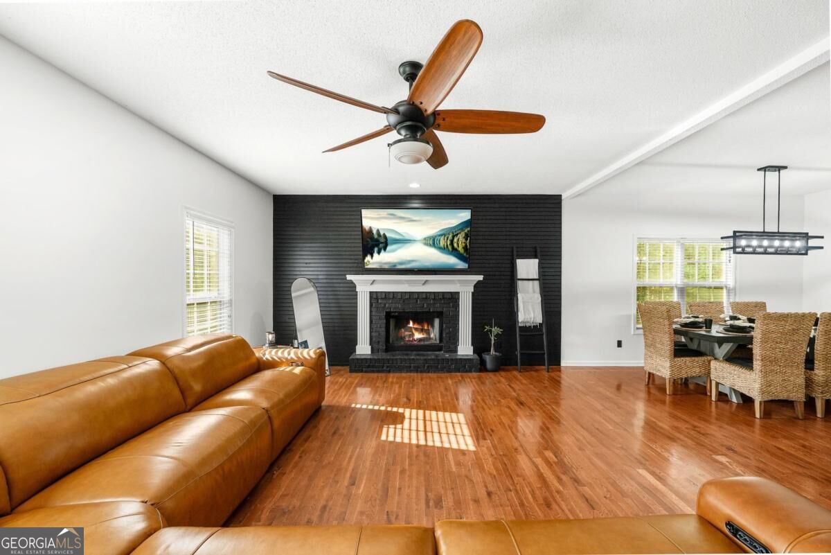 176 Oak Leaf Drive Property Photo 4
