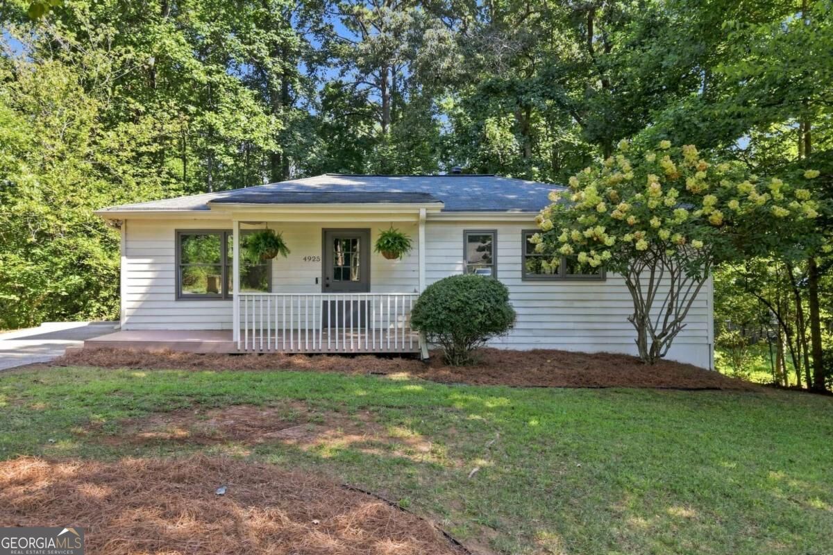 4925 Oak Grove Drive Property Photo 1
