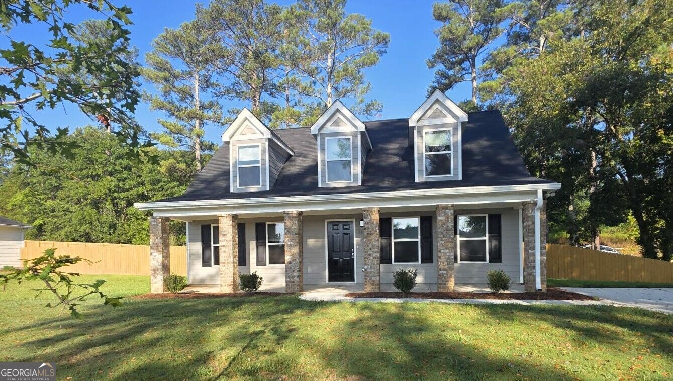 111 Charlotte Circle Property Photo 1