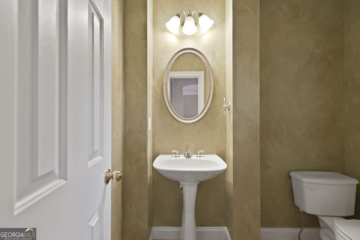 5826 Riverstone Circle Property Photo 4