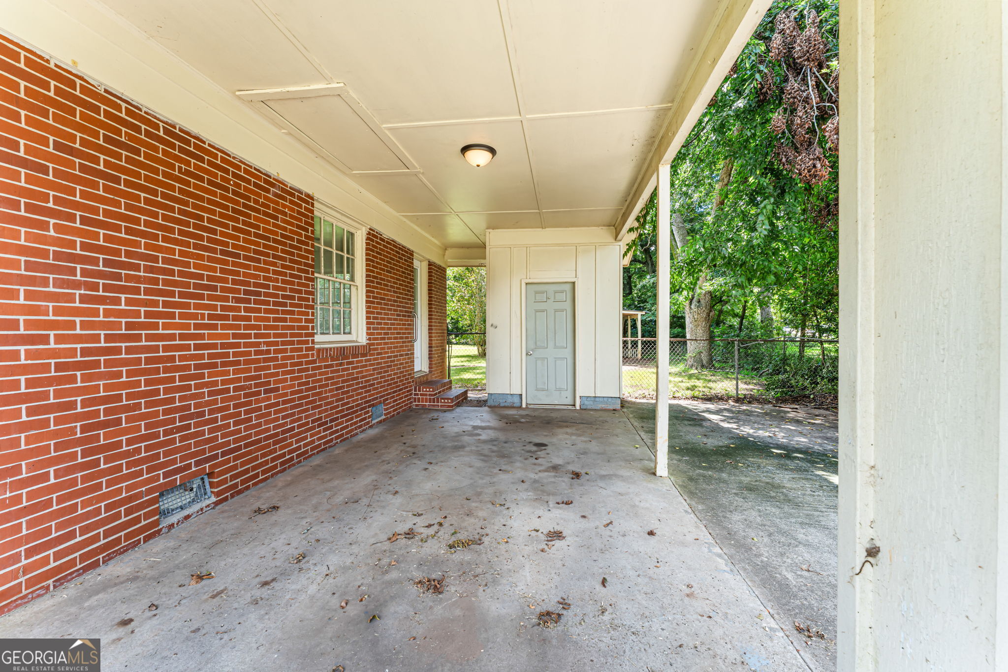 411 Magnolia Street Property Photo 3