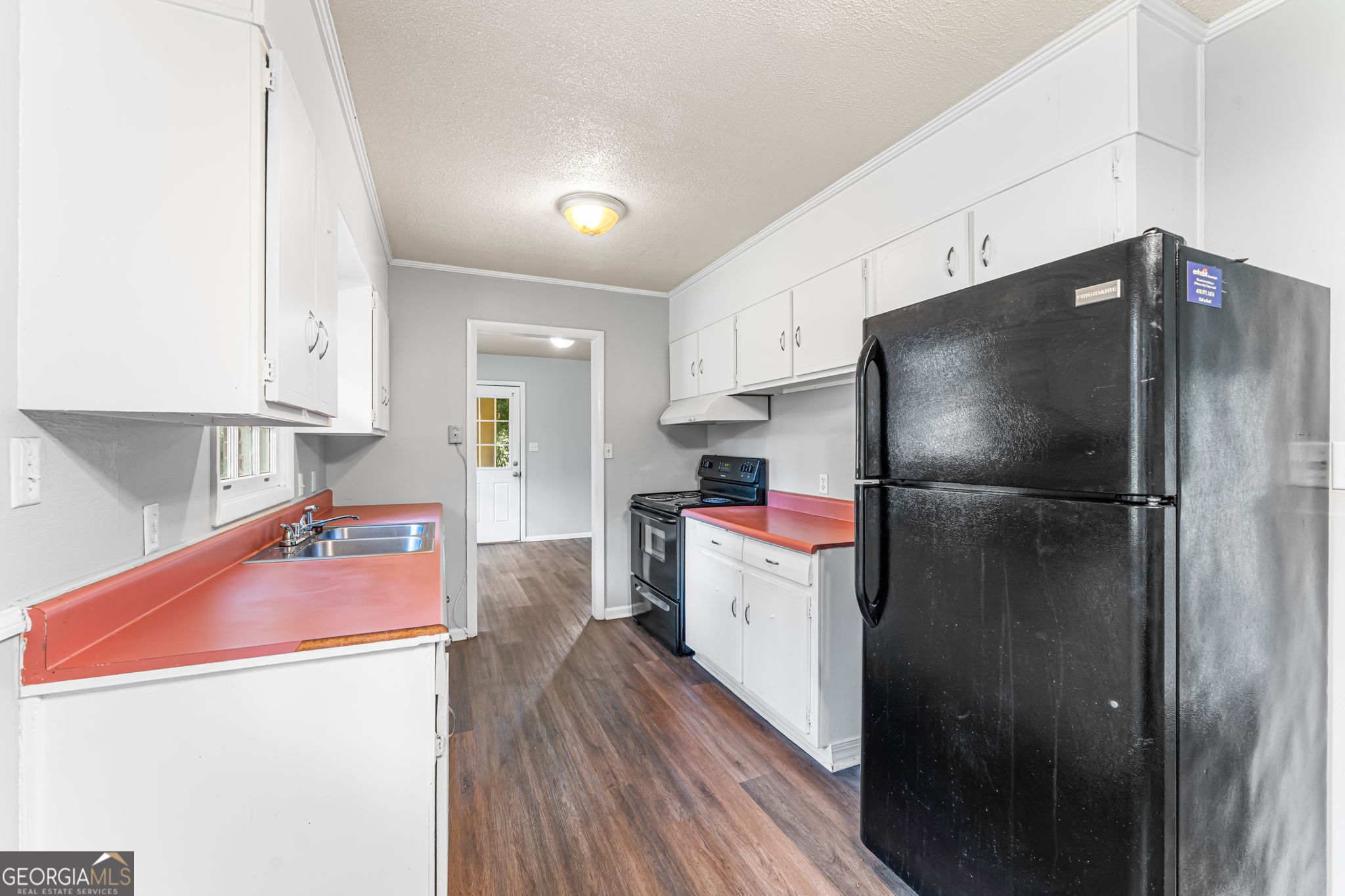 411 Magnolia Street Property Photo 8