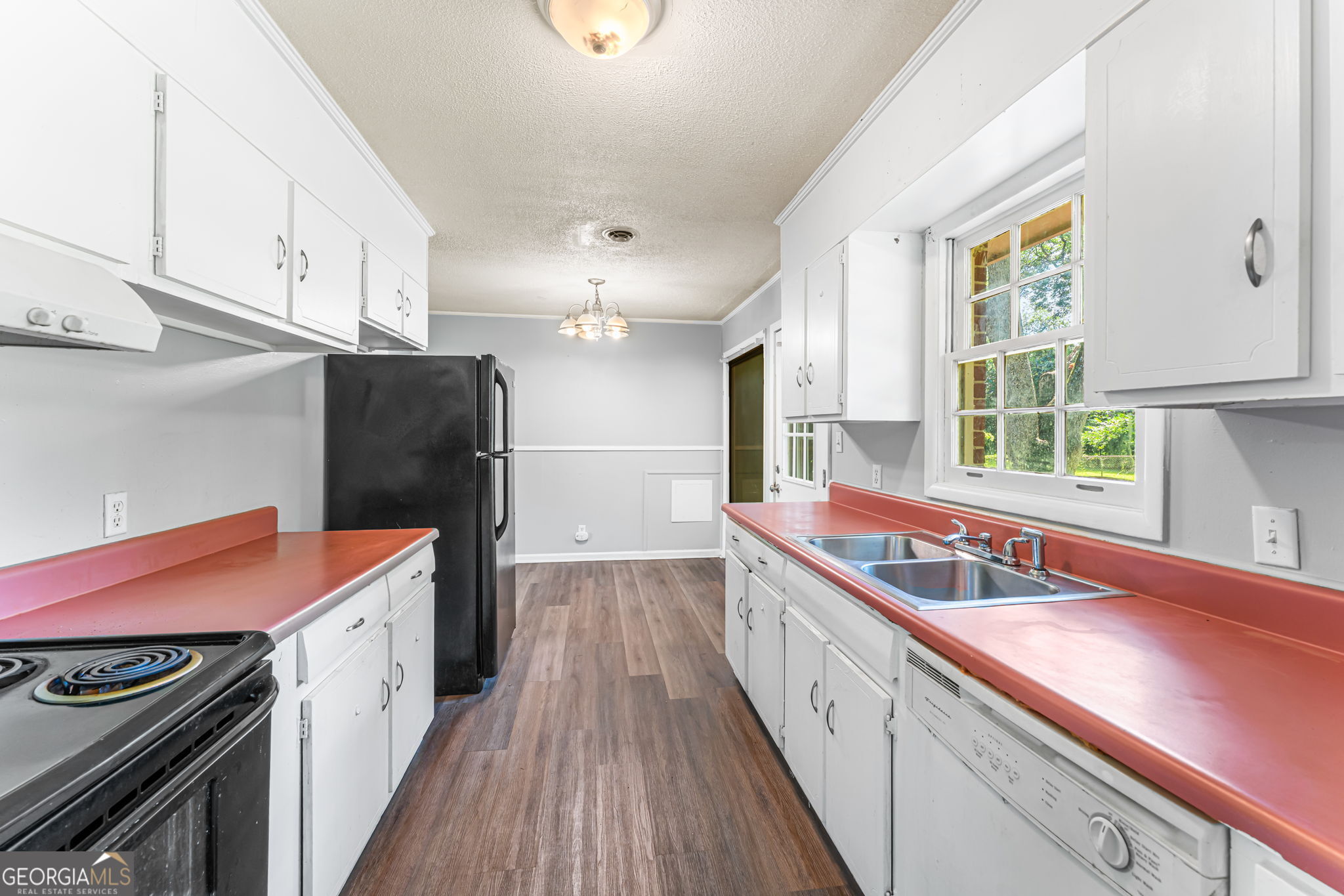 411 Magnolia Street Property Photo 10