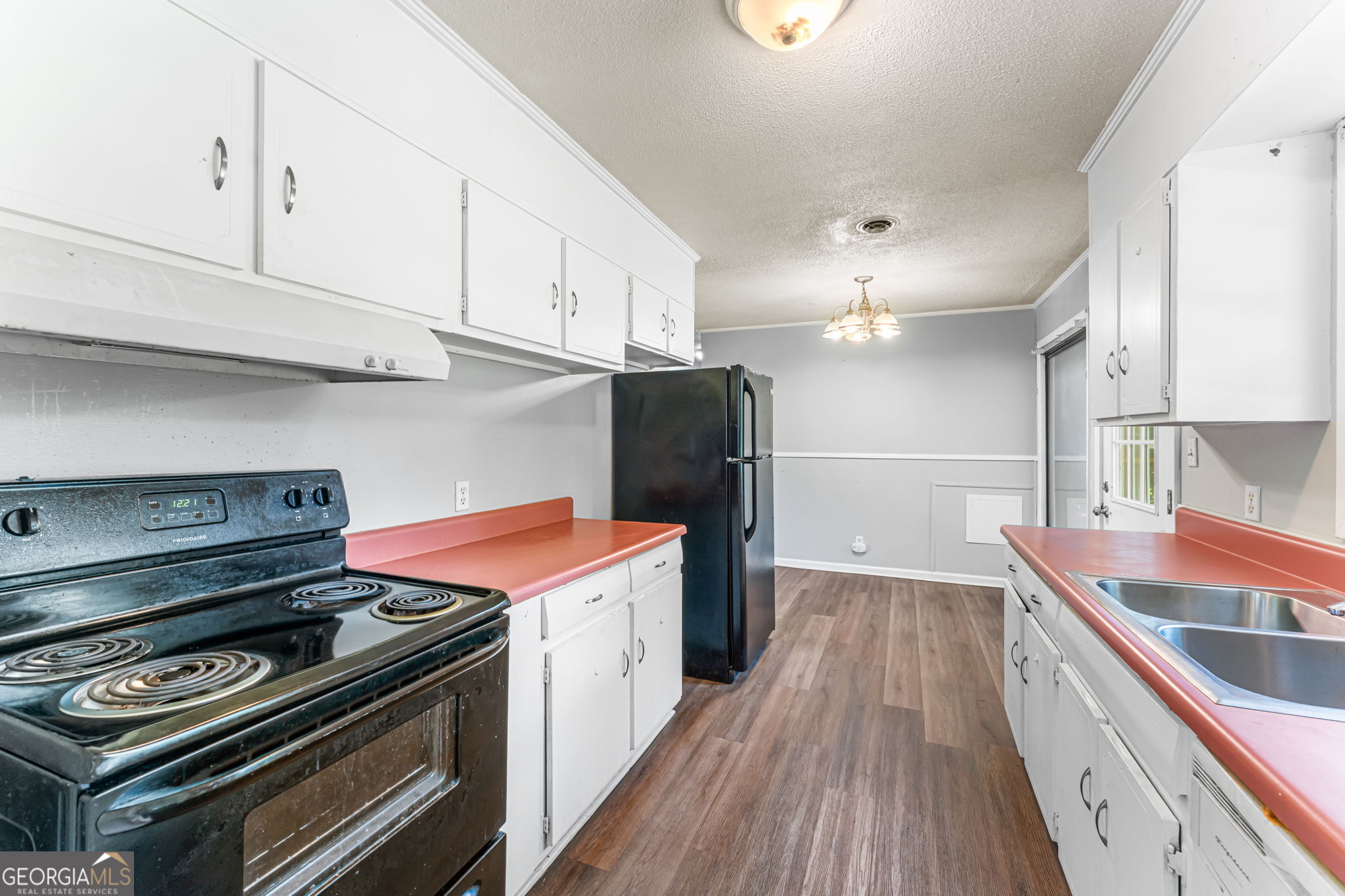 411 Magnolia Street Property Photo 11