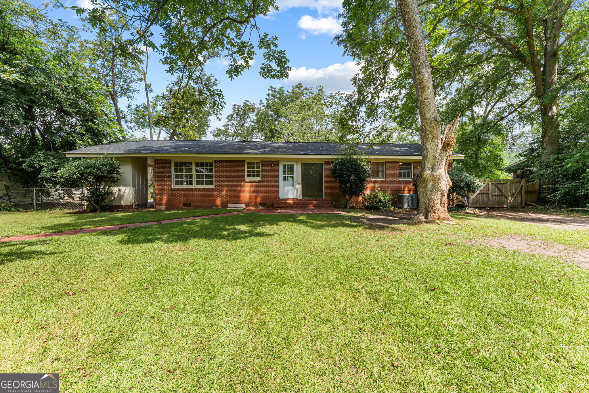 411 Magnolia Street Property Photo 24