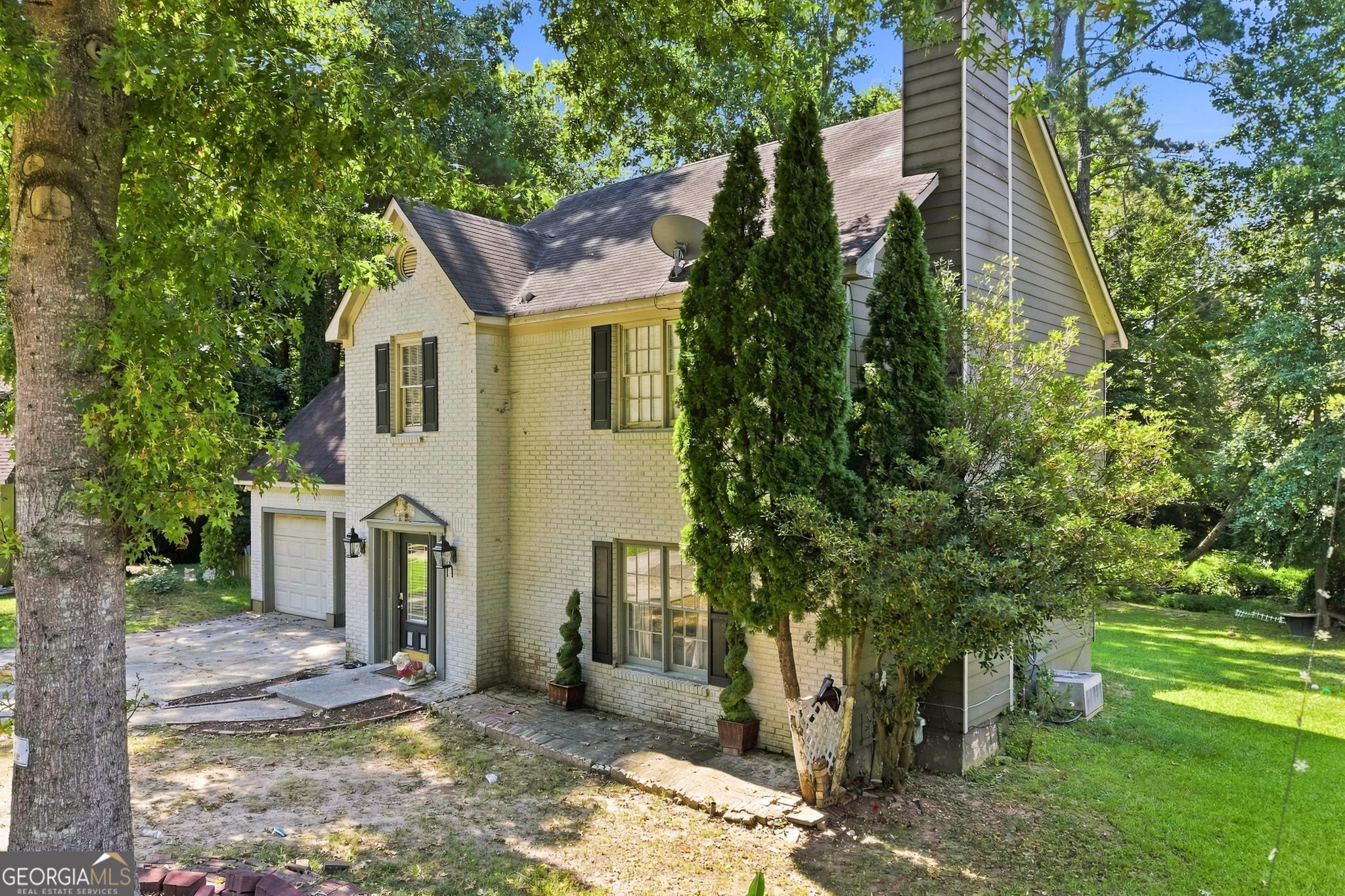 562 Black Creek Drive Property Photo 3