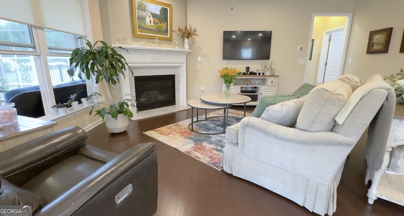 760 Firefly Court Property Photo 4