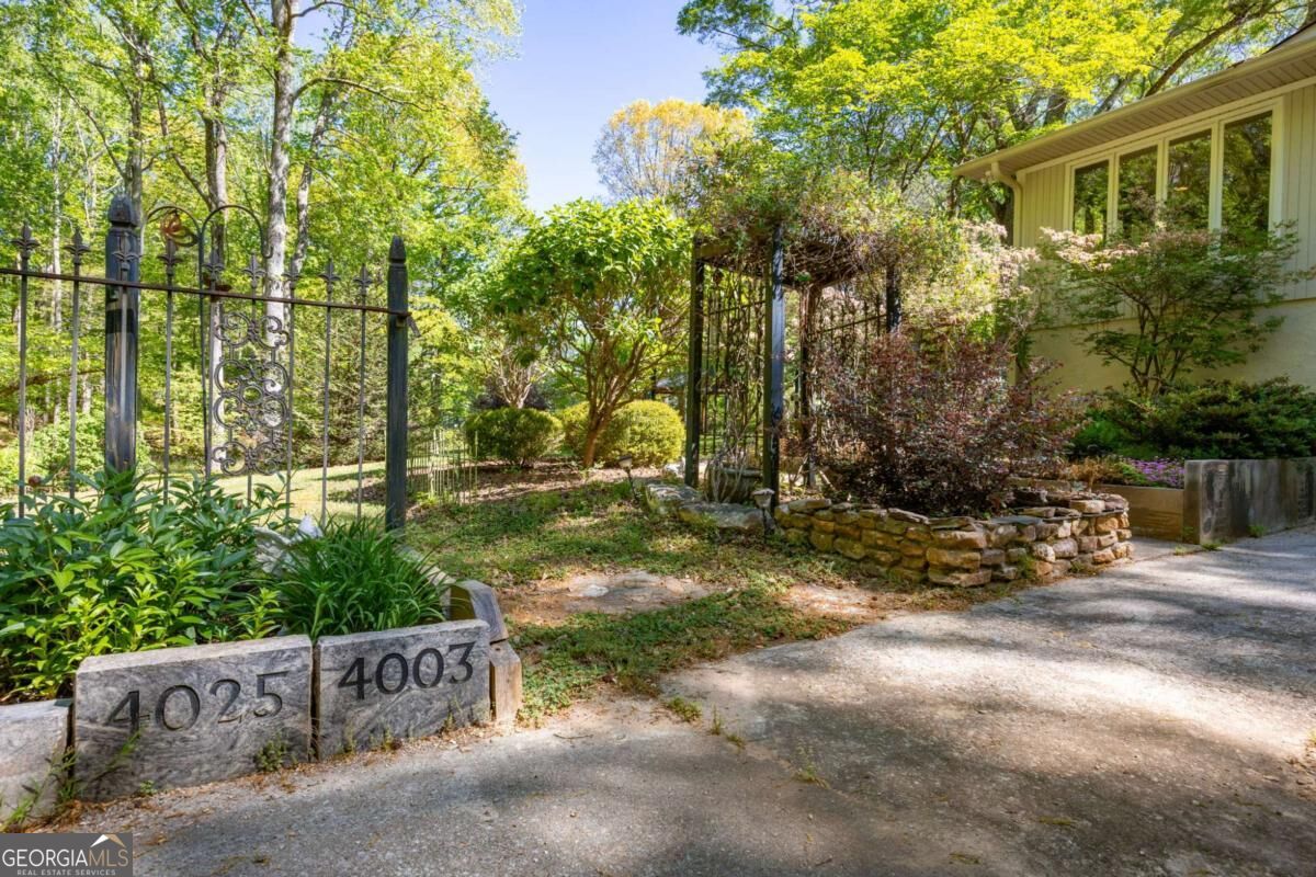 8277 Buchanan Highway Property Photo 35