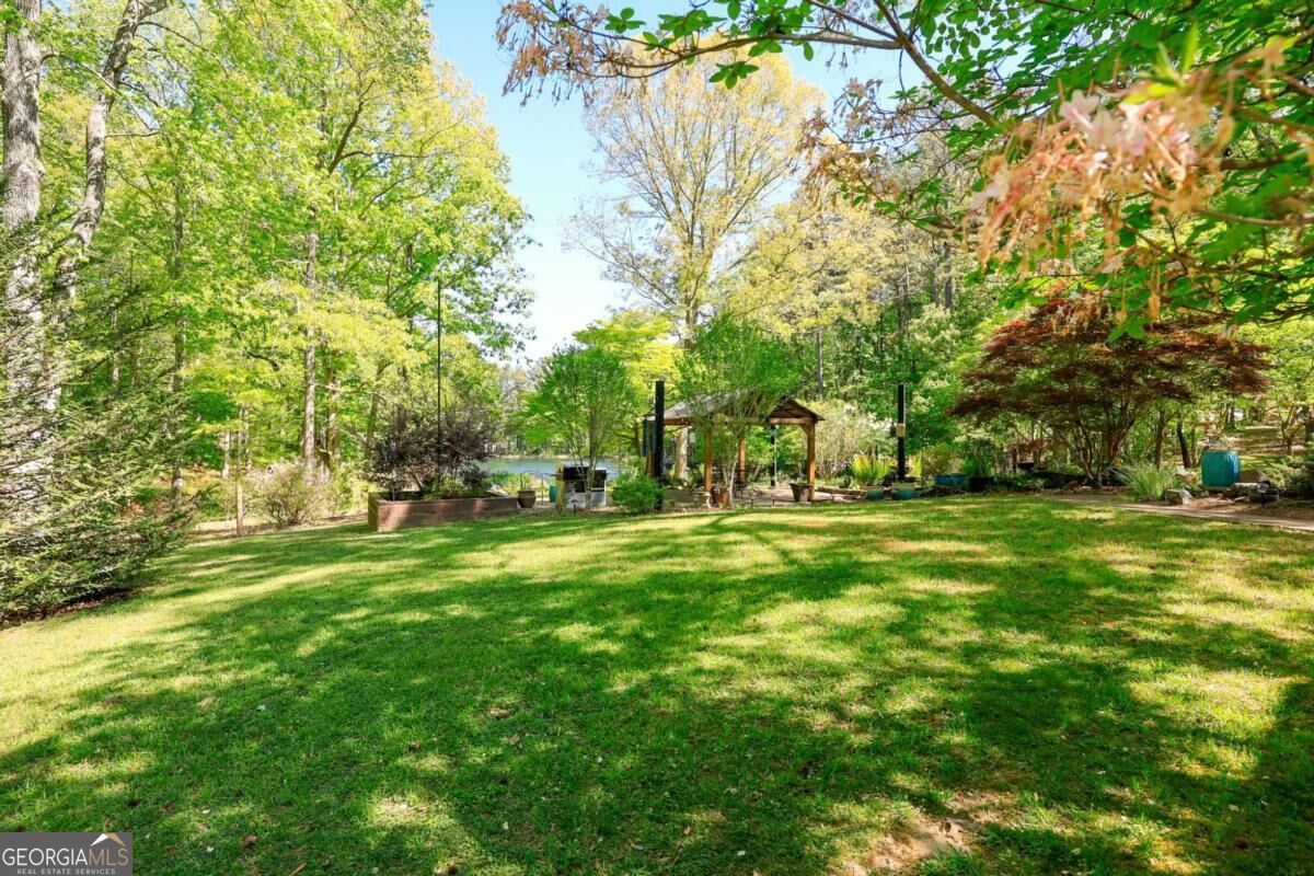 8277 Buchanan Highway Property Photo 38