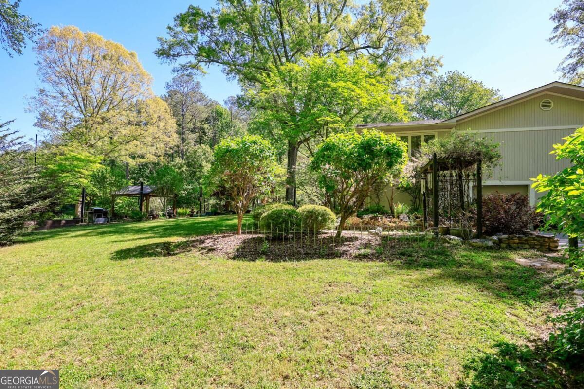 8277 Buchanan Highway Property Photo 39