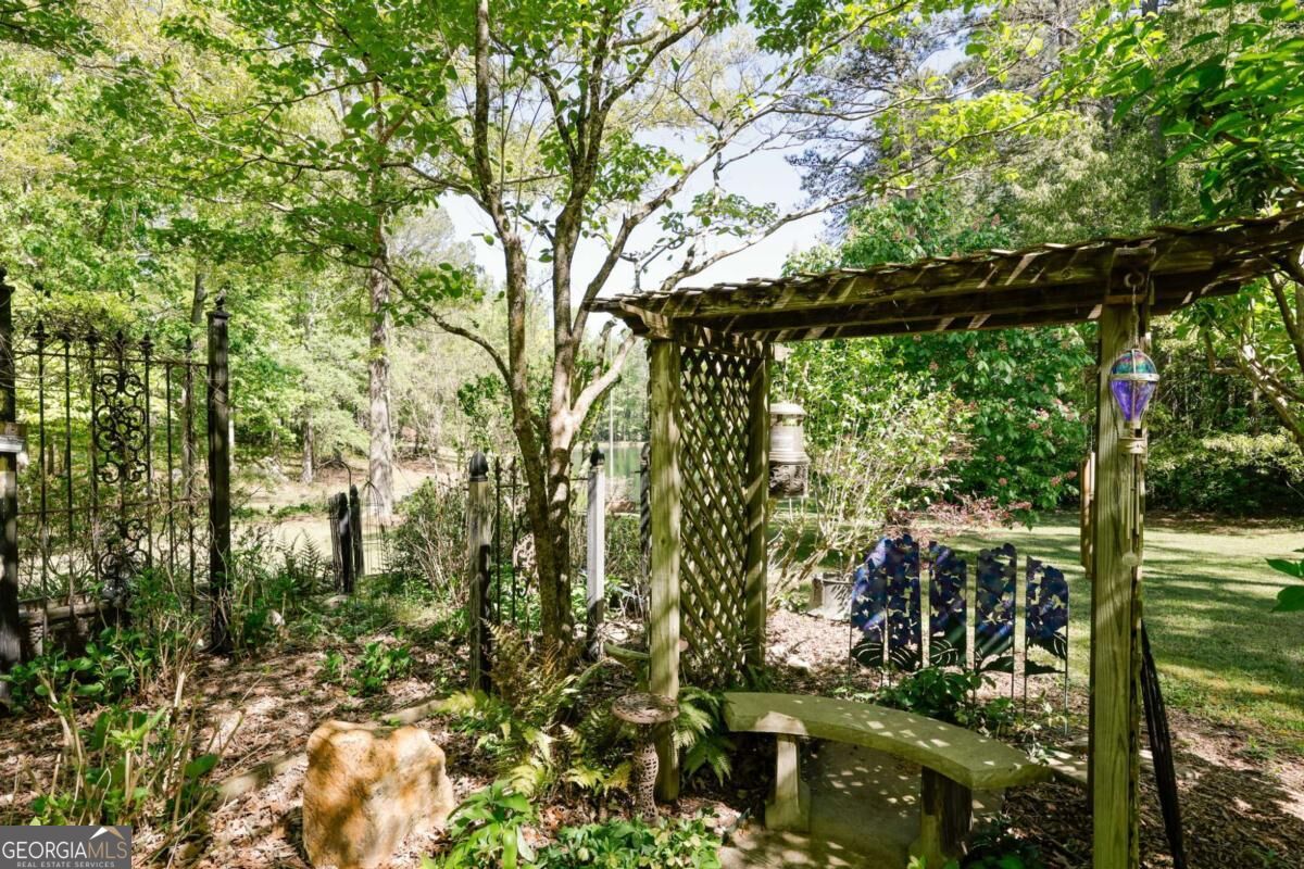 8277 Buchanan Highway Property Photo 46