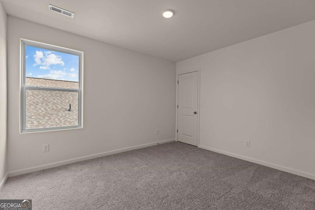 37 Crescent Boulevard Property Photo 7