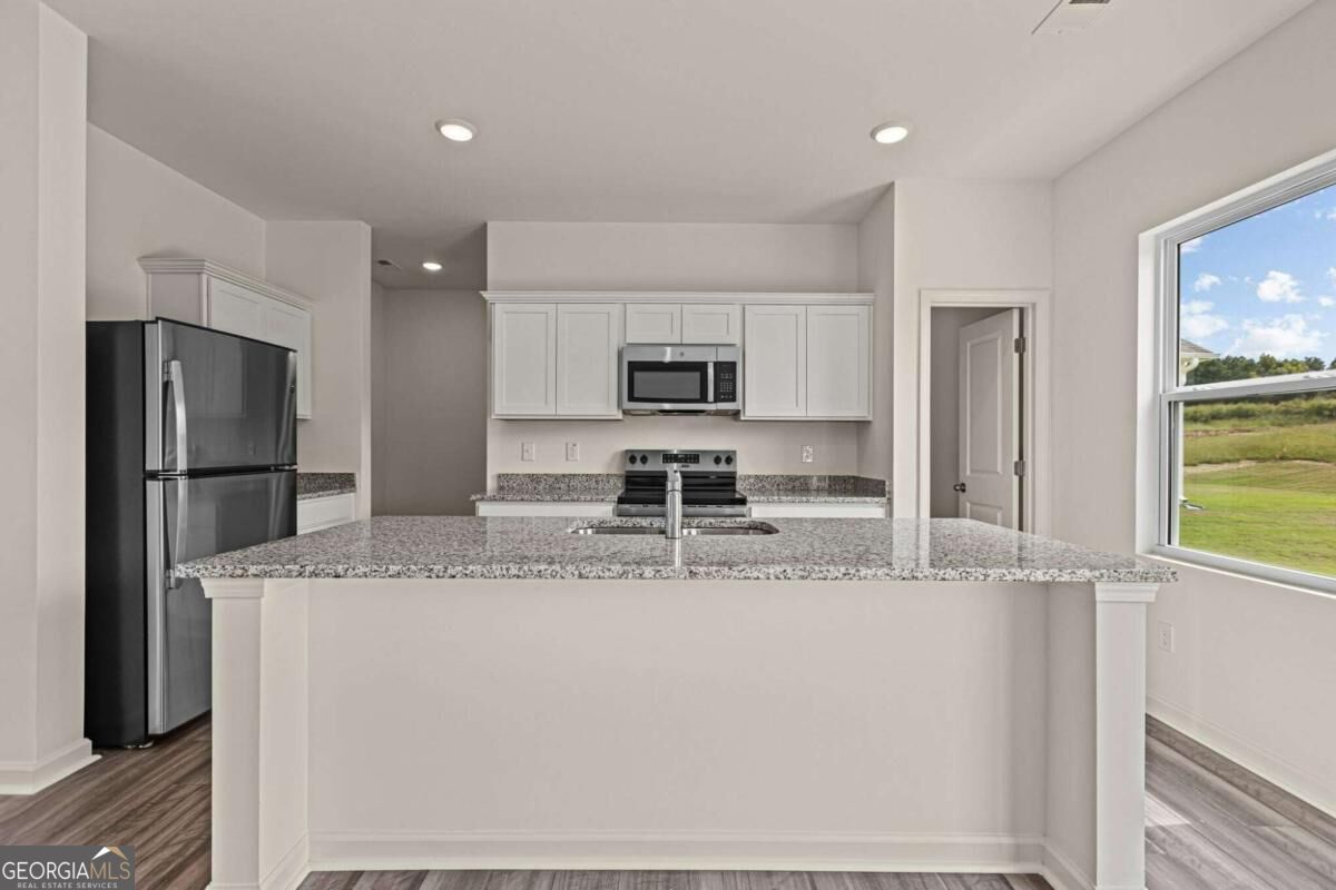37 Crescent Boulevard Property Photo 14