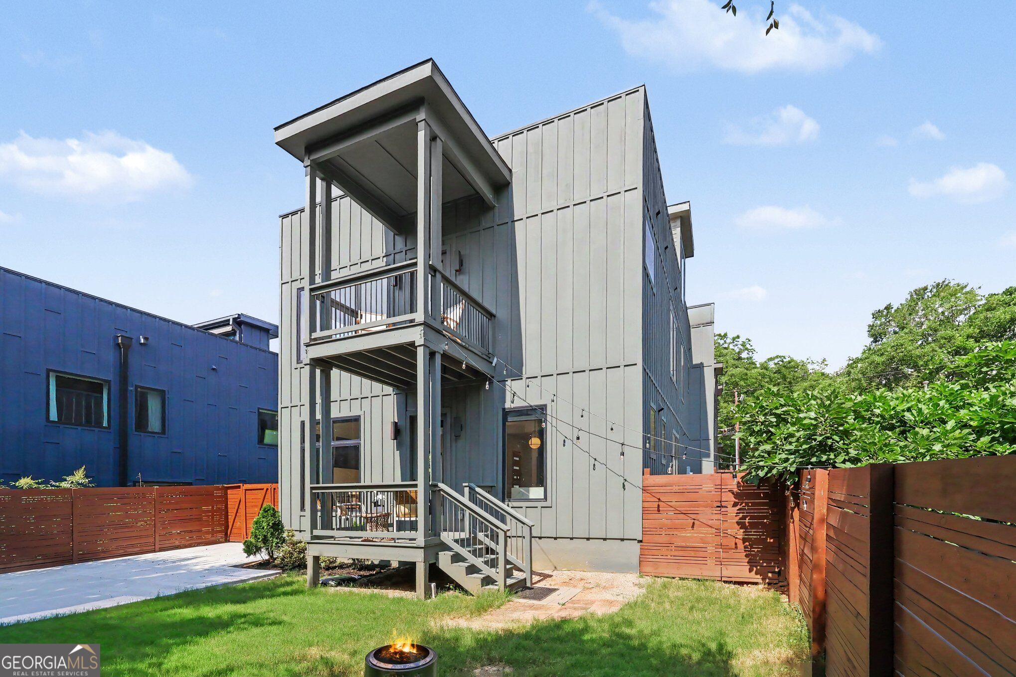 239 Lowry Street Ne # B Property Photo 1