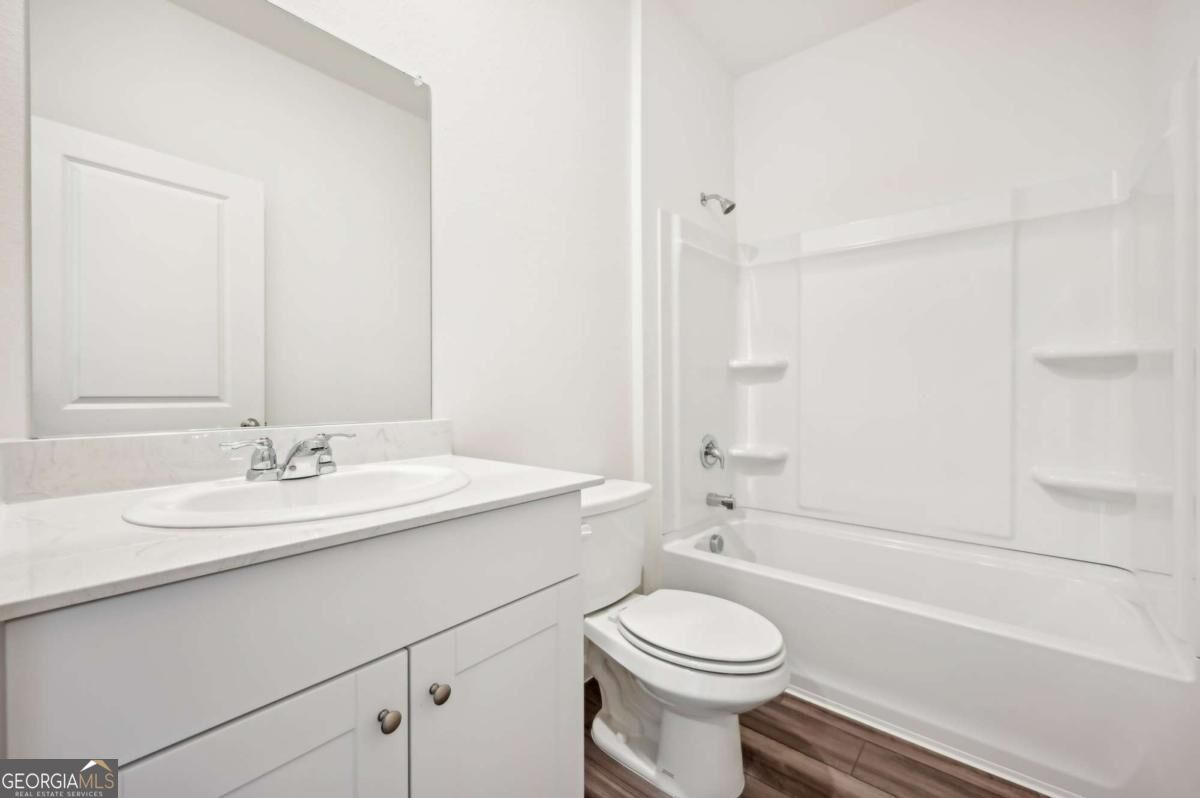 32 Crescent Boulevard Property Photo 11