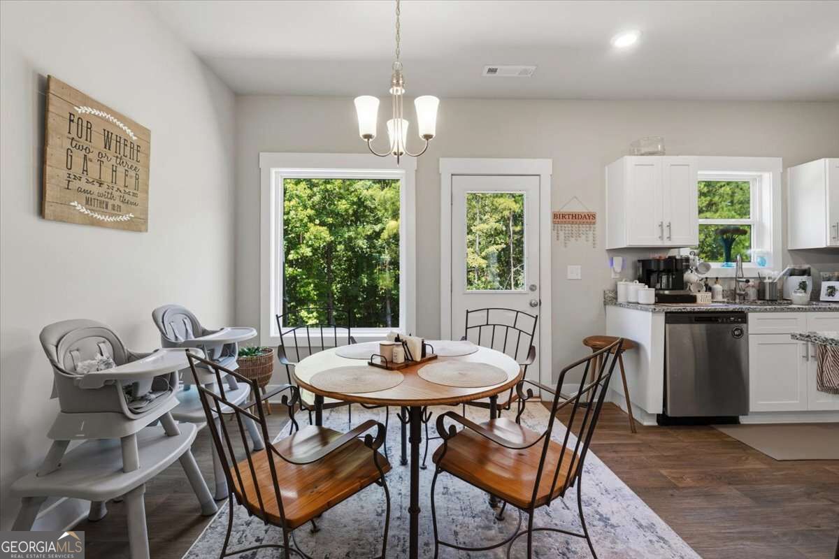 76 Wisteria Lane Property Photo 15