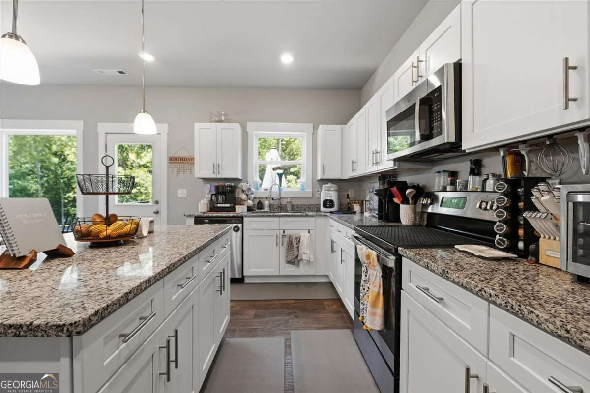76 Wisteria Lane Property Photo 16