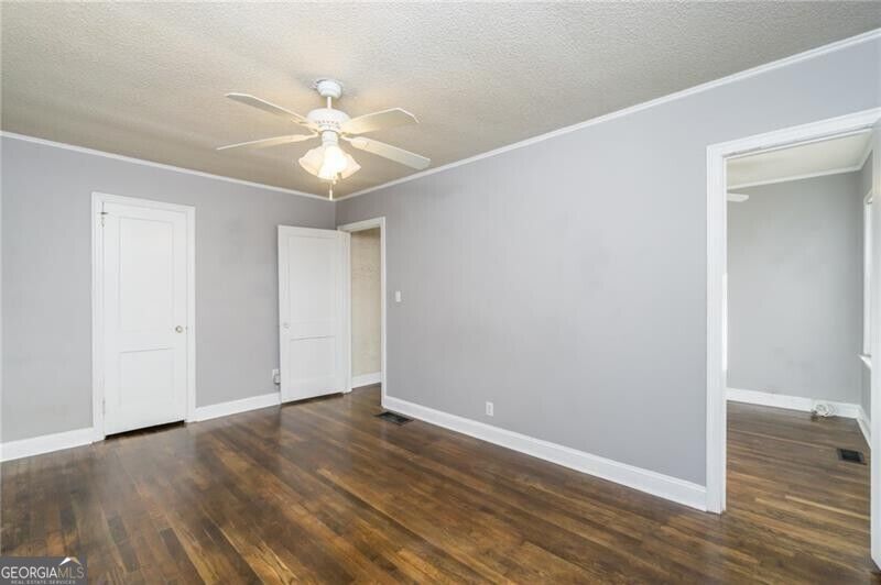 312 Phillips Drive Se Property Photo 6