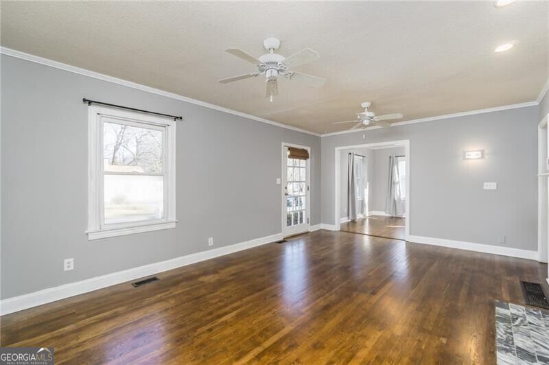 312 Phillips Drive Se Property Photo 14