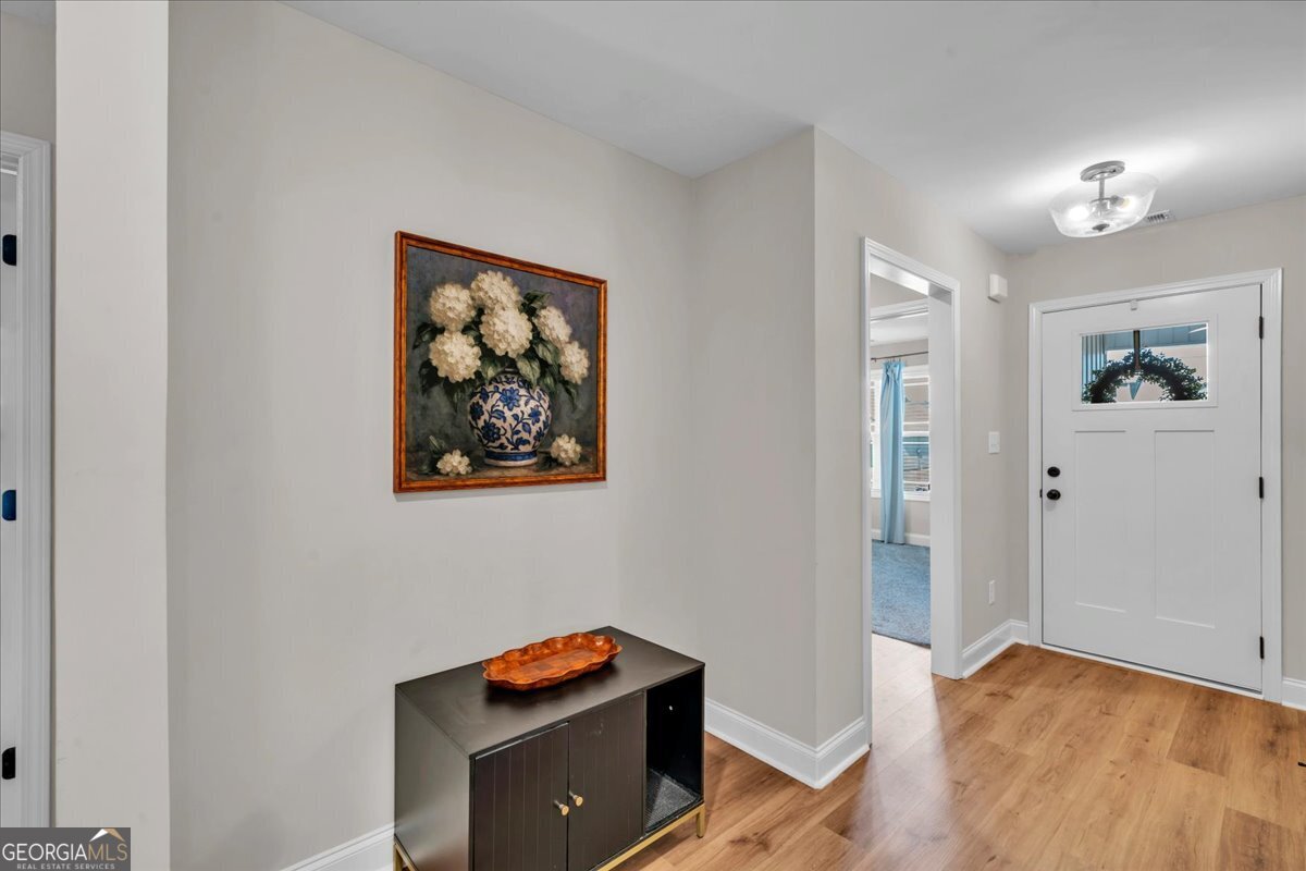 137 Red Tail Circle Property Photo 5