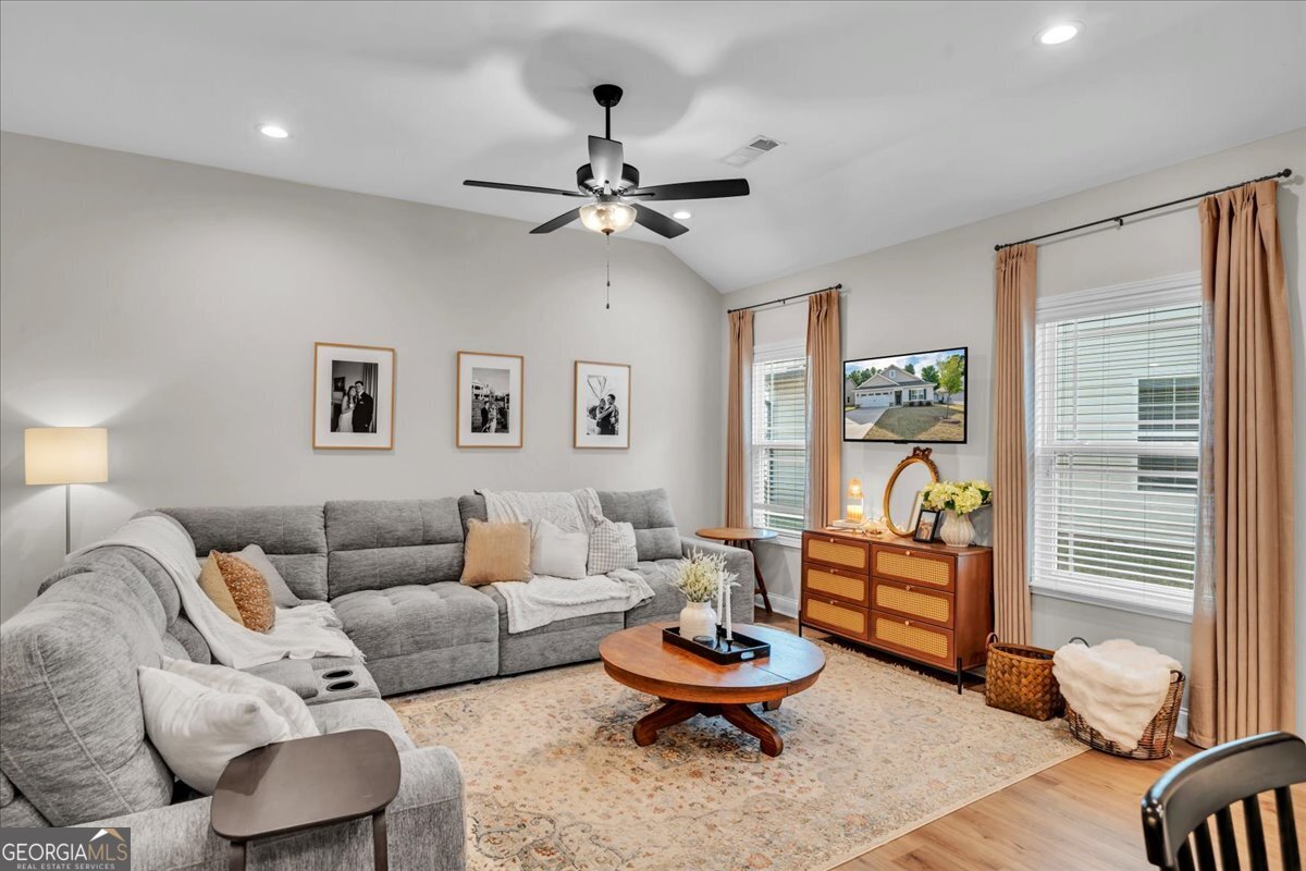 137 Red Tail Circle Property Photo 10