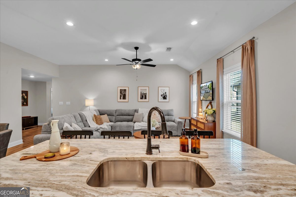 137 Red Tail Circle Property Photo 14