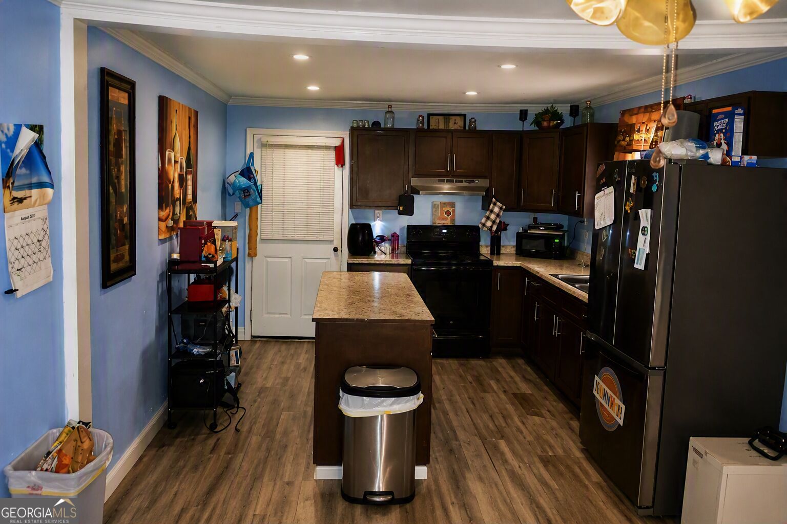 1335 Dewey Street Property Photo 4
