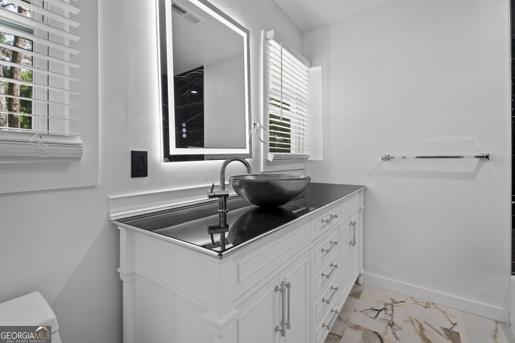 2783 Ben Hill Road Property Photo 13
