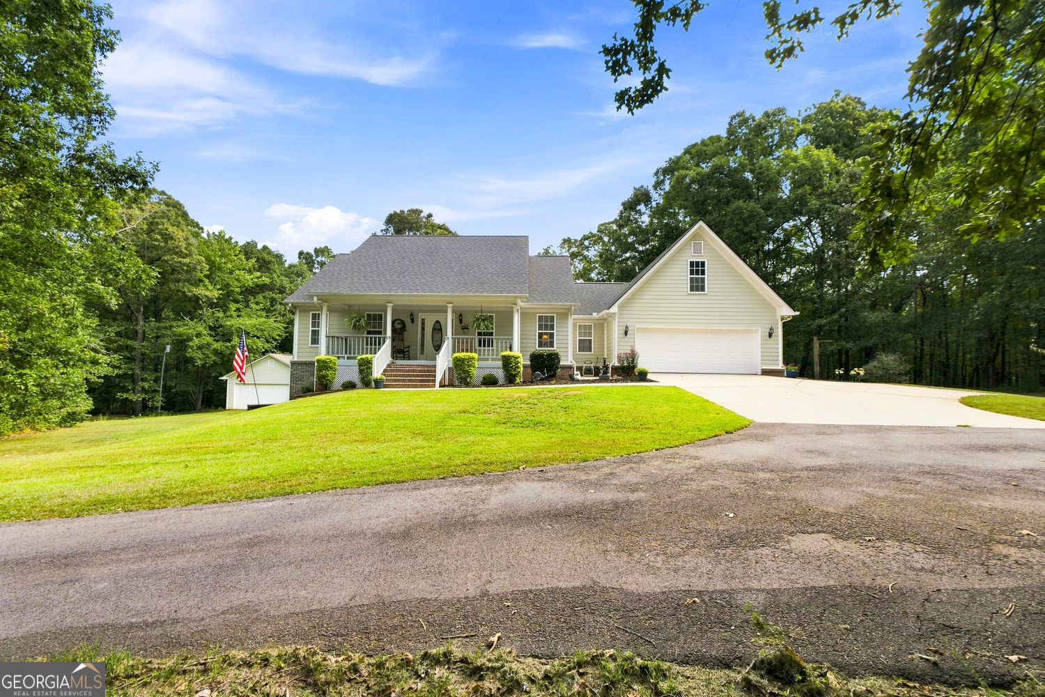 540 Davis Road Property Photo 4