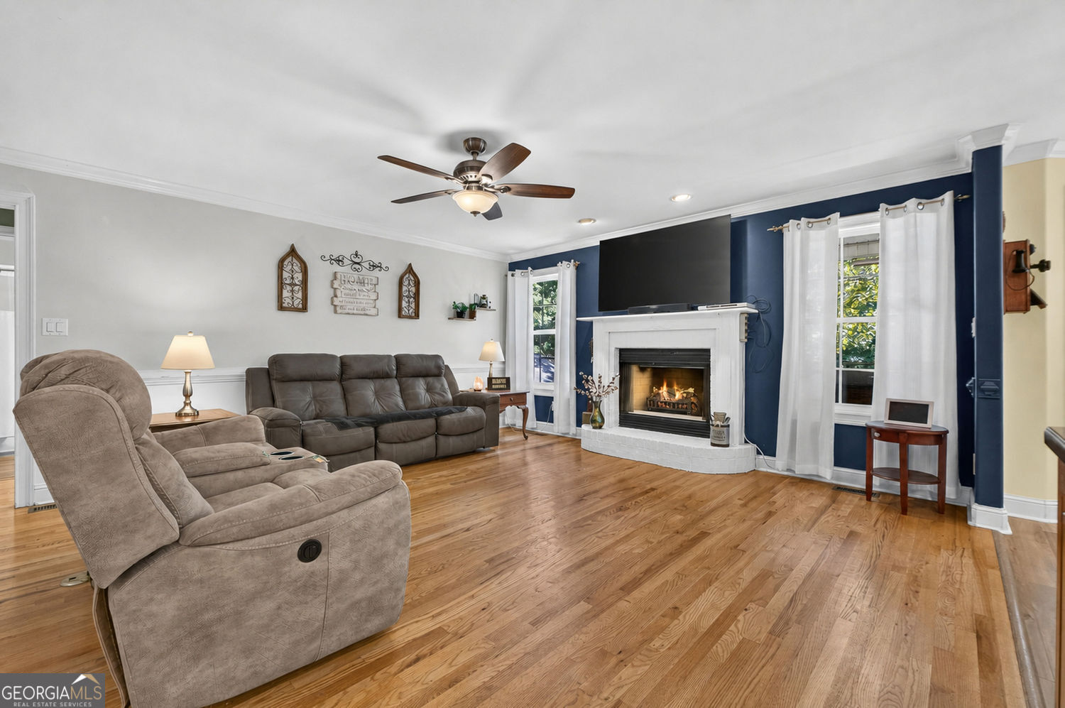 540 Davis Road Property Photo 12