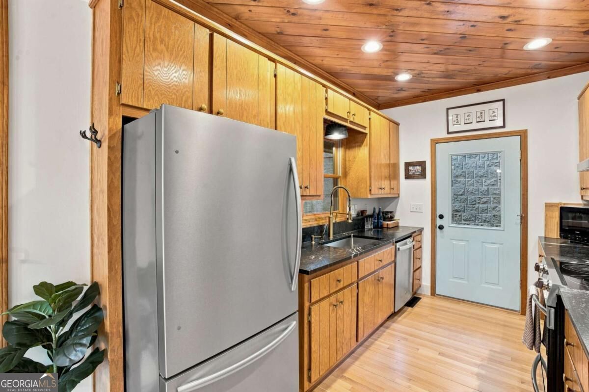 676 Alpine Drive Property Photo 15