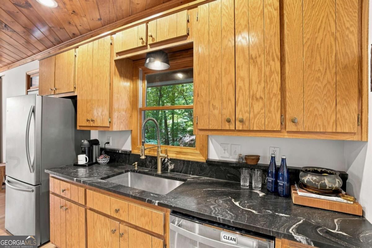 676 Alpine Drive Property Photo 16