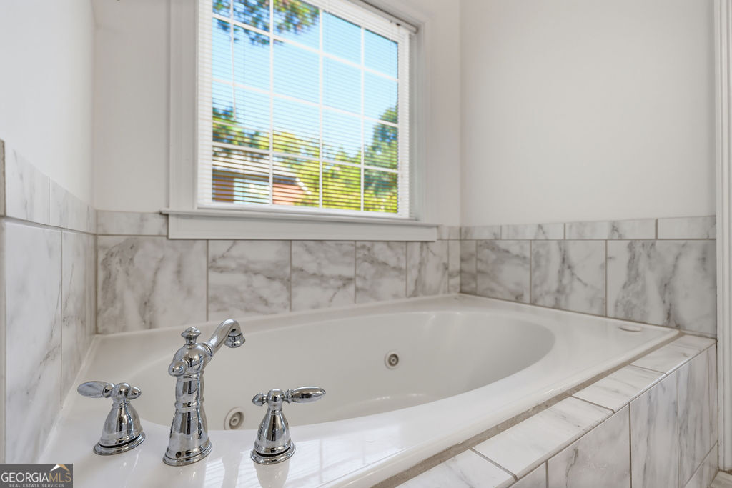1070 Crabapple Circle Property Photo 16
